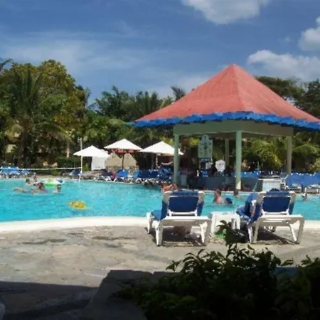 Fun Tropicale Beach Resort